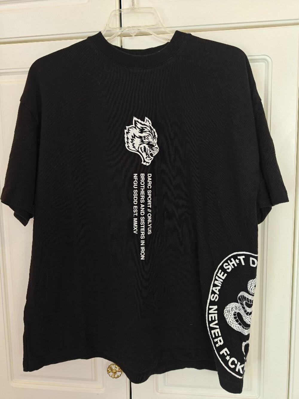 Darc Sport Wolves Men's Black Tee Shirt, size large